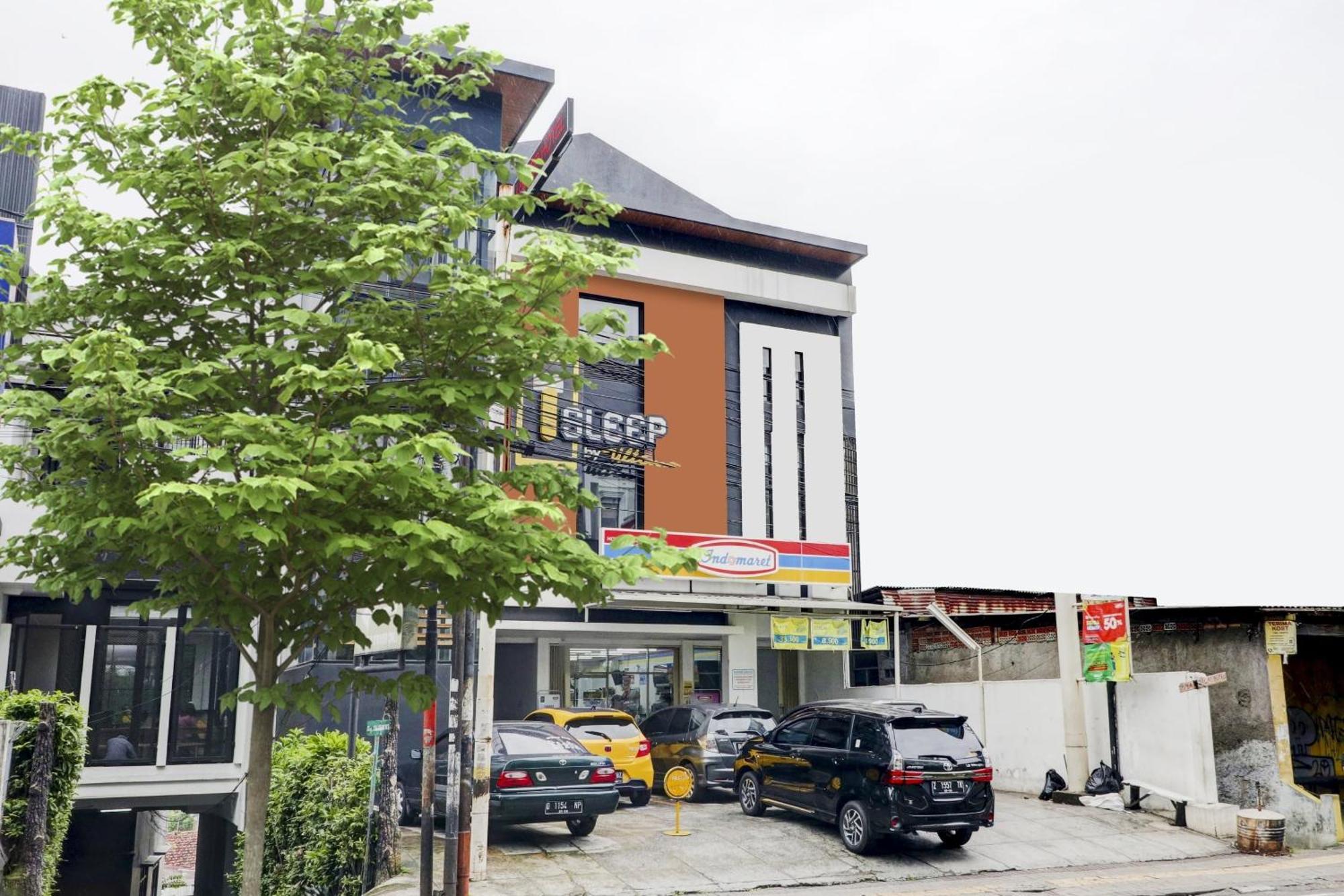 Collection O Cihampelas Near Ciwalk Formerly I Sleep Hotel Bandung Exterior photo